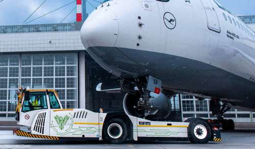 Lufthansa отримала унікальний електричний буксир для літаків