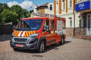 Рятувальники Львова отримали нові спецавтомобілі на базі Peugeot Boxer