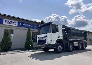 В Україні працюватиме новітній важкий самоскид DAF