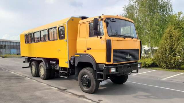 Український виробник представив потужний вахтовий автомобіль на базі МАЗ