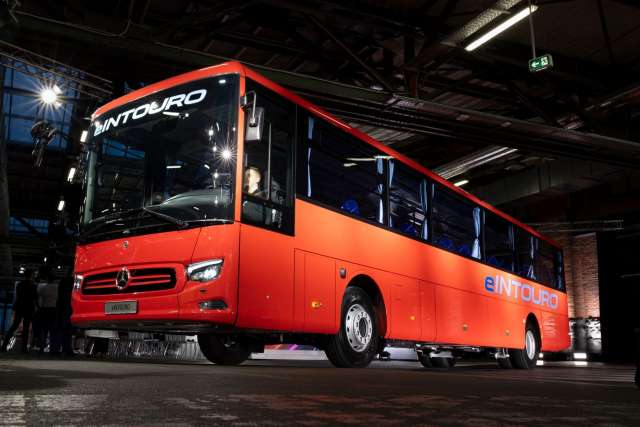 Daimler Buses представить новий міжміський електробус