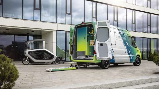 Mercedes-Benz продемонстрував інноваційний спосіб доставки вантажів