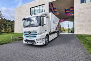 Інноваційні вантажівки Mercedes-Benz розвозитимуть шоколад. ФОТО