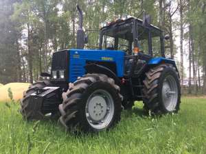 Трактор МТЗ-1221 випробовується із новим газовим двигуном