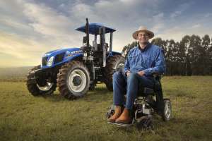 New Holland створила перший у світі трактор для людей з інвалідністю