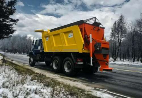 Mercedes-Benz Zetros в Україні перетворили на дорожню комбіновану машину