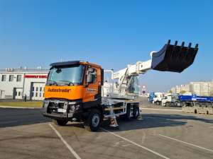 В Україні представили екскаватор на шасі вантажівки Renault