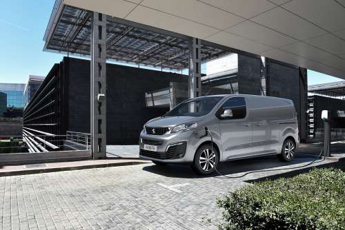 Peugeot випустив повністю електричну версію популярного фургона