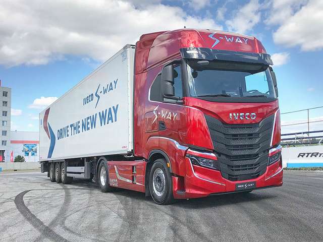 В Україні представили новий магістральний тягач IVECO S-WAY