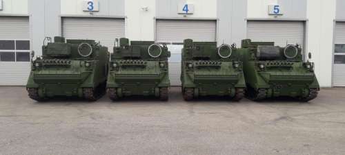 Литва передала Україні командно-штабні машини М577