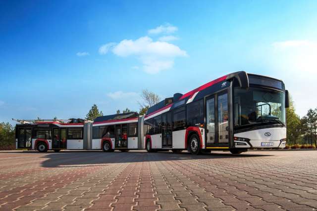 Польський Solaris представив гігантські триланкові тролейбуси
