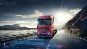 Як працює технологія аварійної зупинки в вантажних автомобілях Mercedes-Benz