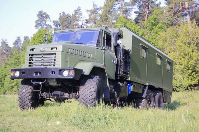 «АвтоКрАЗ» відвантажив партію шасі для монтажу надбудов для військових
