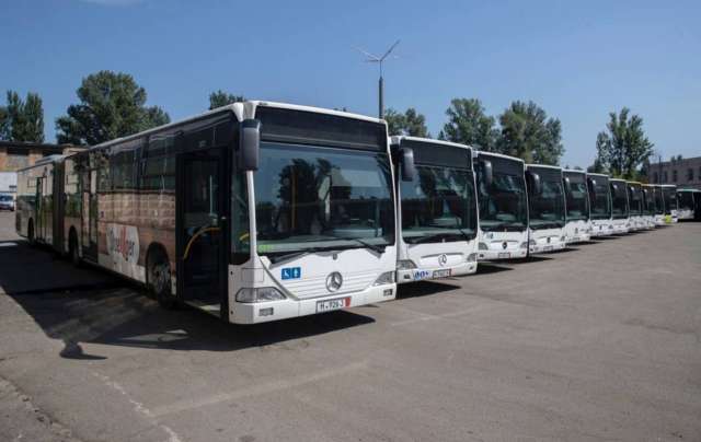 Як в Україні купували автобуси у квітні