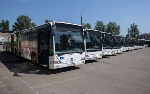 Як в Україні купували автобуси у квітні