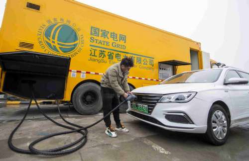 Китайці представили акумулятори із запасом ходу 1000 км та 15-хвилинною зарядкою