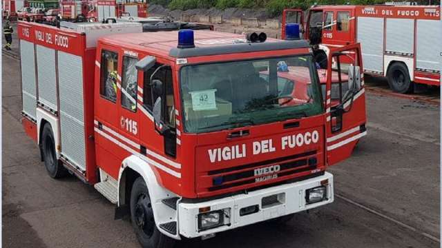 Пожежна служба Італії передала Україні 45 спецавтомобілів IVECO