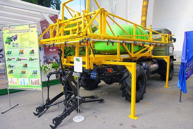 У Києві представили вдосконалений автотрактор