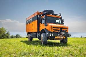 Представили спеціальні експедиційні версії вантажівок Mercedes-Benz