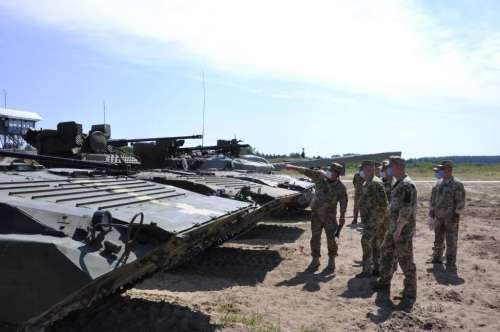 В Україні випробовують різні бойові модулі для БМП