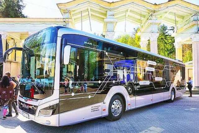 В Украине представили инновационный автобус для городских перевозок