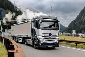 Daimler провів перші високогірні випробування водневої вантажівки