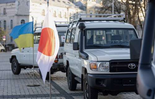 Японія передала ДСНС 40 авто та 50 міношукачів
