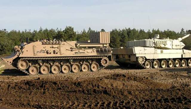Німеччина відправила Україні 17 бронемашин на базі Leopard