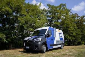 DHL використовуватиме для доставки електричні фургони Renault. ФОТО