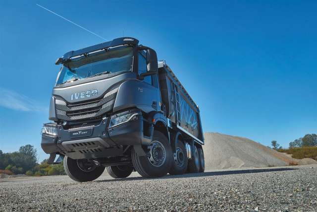 IVECO представила свою найпотужнішу вантажівку високої прохідності