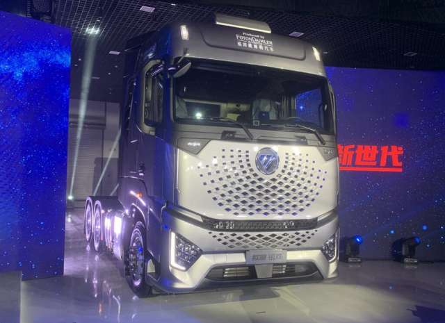 В Китаї представили «галактичну» вантажівку