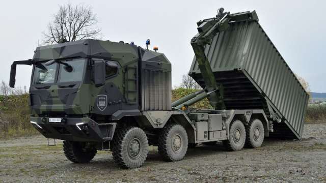 В Німеччині представили військові вантажівки нового покоління