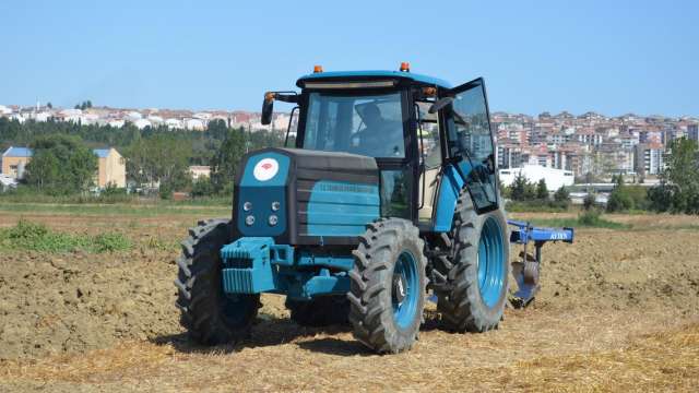 Турки виводять на ринок повністю електричний трактор