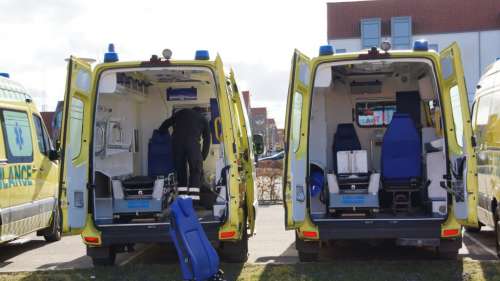 Данія передала Україні автомобілі швидкої медичної допомоги