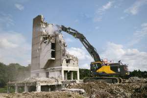 VolvoCE представив новий екскаватор для знесення будівель