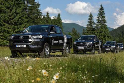 Німеччина передала Україні 31 автомобіль для охорони природи Карпат