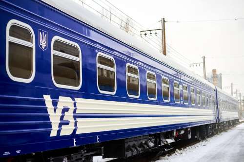 «Укрзалізниця» придбає 144 пасажирські вагони
