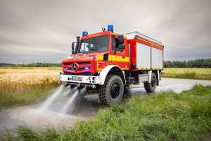 Представили гігантський позашляховий Unimog для пожежників