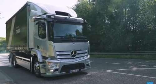 Автоблогери влаштували тест-драйв нової електричної вантажівки Mercedes-Benz eActros