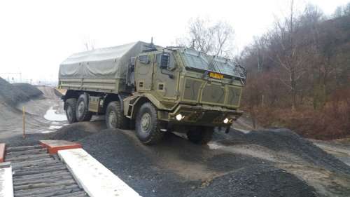 «Укроборонпром» восени покаже РСЗВ «Ураган» на шасі Tatra