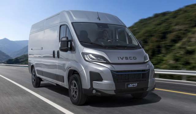 IVECO представив одразу два нових електрофургони
