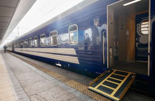 Українська залізниця придбала 44 нові пасажирських вагони