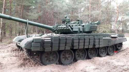 240 танків та 100 БТРів: скільки техніки Польща передала Україні