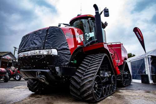Представили нові трактори для роботи в Антарктиді