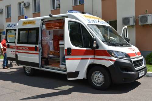 Волинські медики отримали 12 автомобілів швидкої допомоги