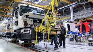 Renault закриває завод у Франції