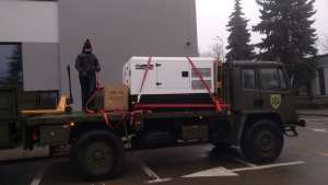Британські вантажівки 4х4 доставили генератори на передову