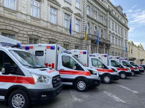 Канада передала Україні унікальні машини швидкої допомоги