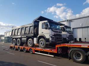 Українські гірники отримали велику партію нових вантажівок Volvo