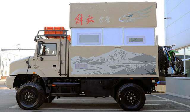 Китайці представили нову всюдихідну вантажівку